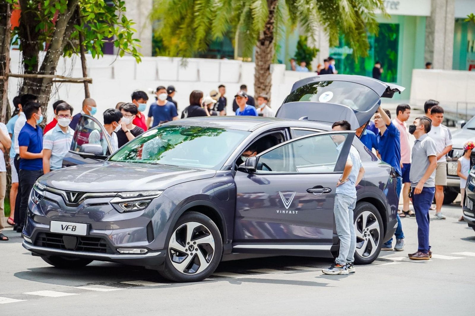 Lái thử xe điện VF8 tại Hải Phòng